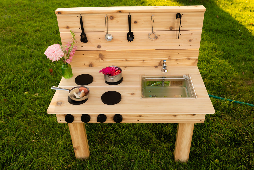 Mini Mud Kitchen